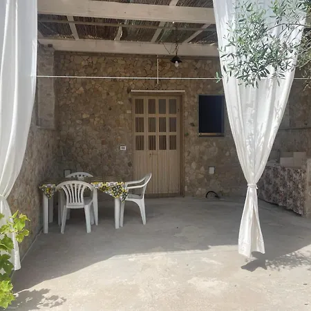 I 3 Oliveti Vakantiehuis Salignano (Apulia)